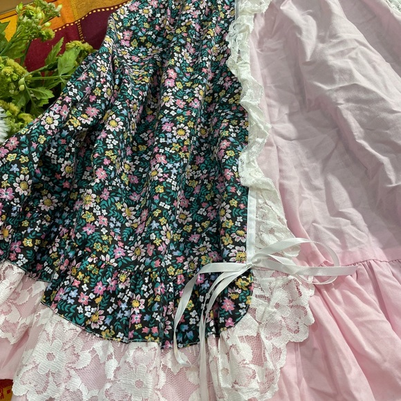 Vintage Pitchfork Lace Skirts - Picture 8 of 10